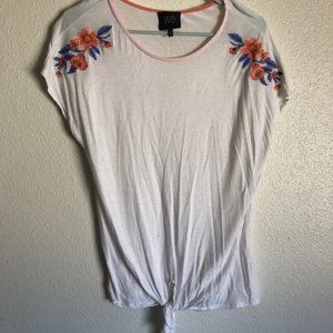 Embroidered Hem-Knot Loose-fitting Tee